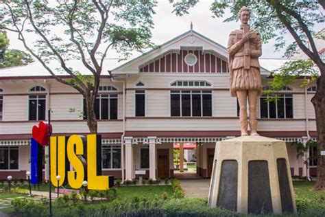 University of Saint Louis Tuguegarao .